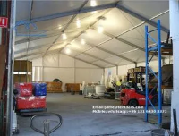 Grand chapiteau d'entrepôt